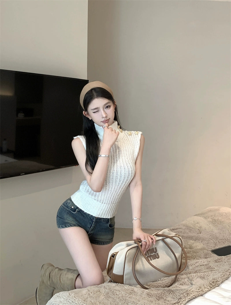 [Xiao Baili] knitted sweater women's autumn off-white French temperament sleeveless pullover base sweater small fragrance new style