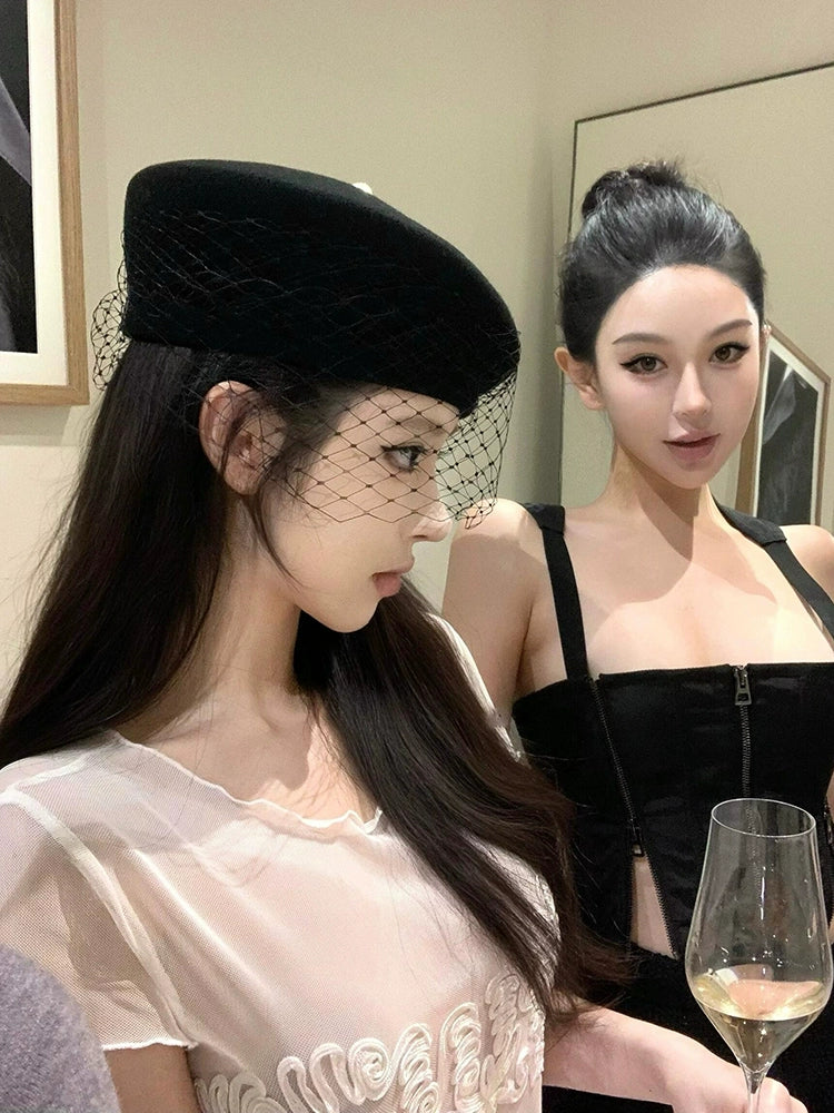High-end customization! French Hepburn-style mesh pearl beret, feminine temperament, daughter, celebrity, woolen bud hat