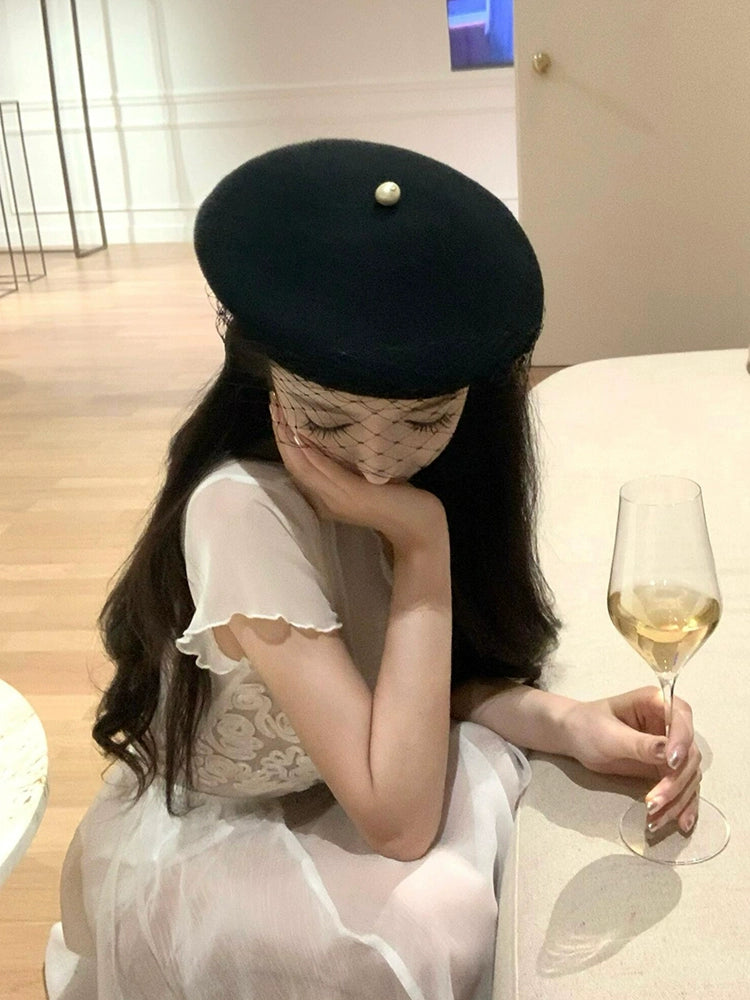 High-end customization! French Hepburn-style mesh pearl beret, feminine temperament, daughter, celebrity, woolen bud hat