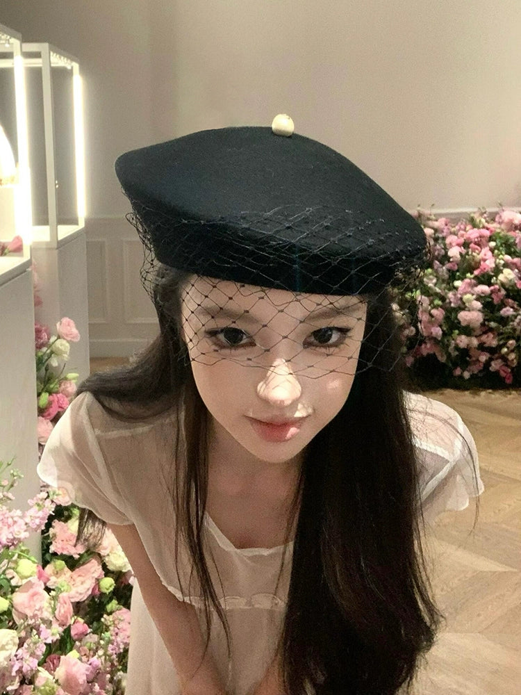 High-end customization! French Hepburn-style mesh pearl beret, feminine temperament, daughter, celebrity, woolen bud hat